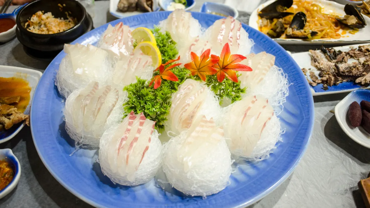 Raw Fish (Hoe) in Busan: Jagalchi, Millak and How to Order